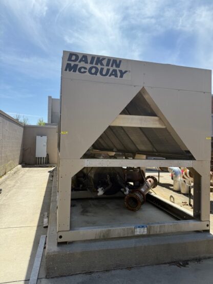 McQuay 290 Ton Air Cooled Chiller Model: AWS 290: Running on R134A: Item # CH33212 - Image 10