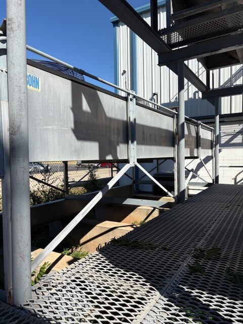 8 Fan Heatcraft Air cooled freon condenser : Item#: CT77653