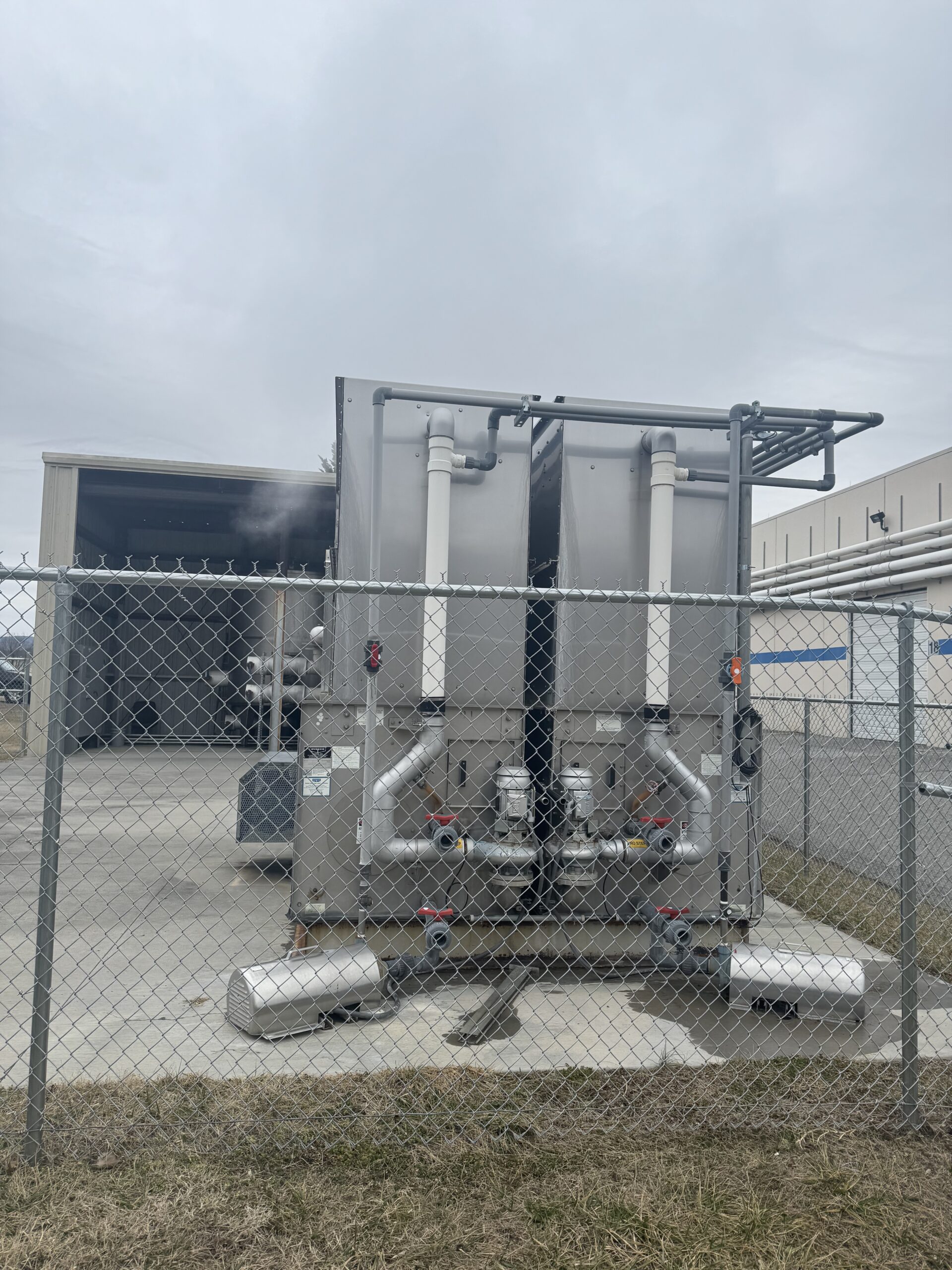Carrier 288 Ton Freon Chiller with Evapco Condenser R-134A Item: CH44741 - Image 2